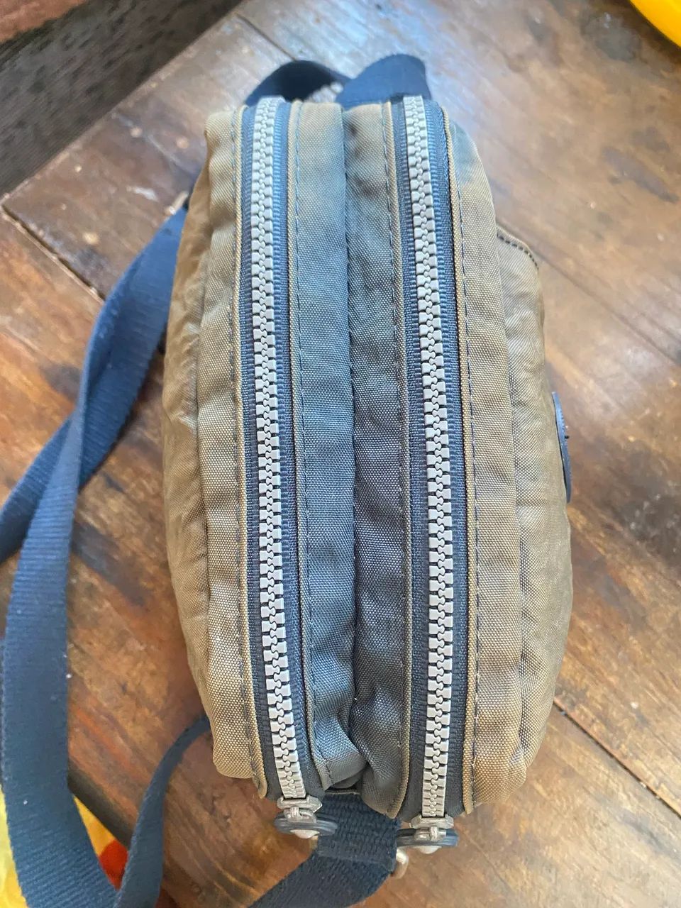 Bolsa de ombro Chenson pouco usada  - Foto 2