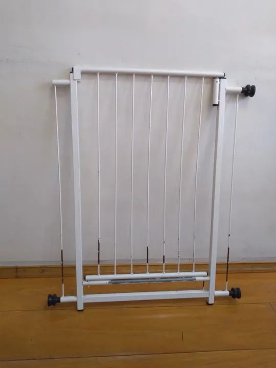 Grade Portão Proteção Pet Cachorro Bebê 82 A 66 Cm Regulavel e ganhe uma calcinha para Pet