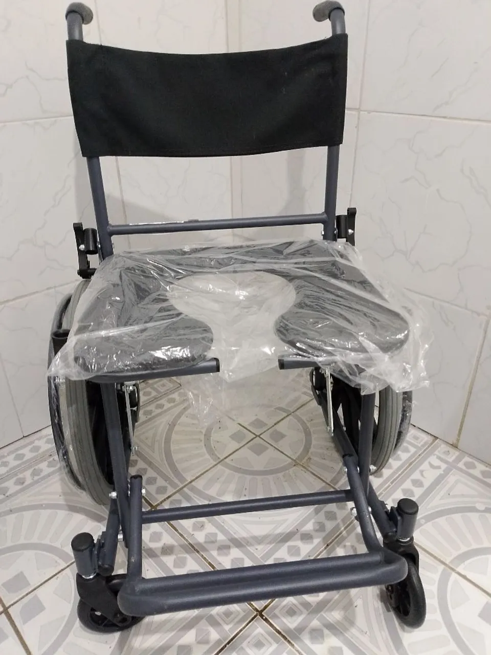Cadeira de banho para necessidades especiais