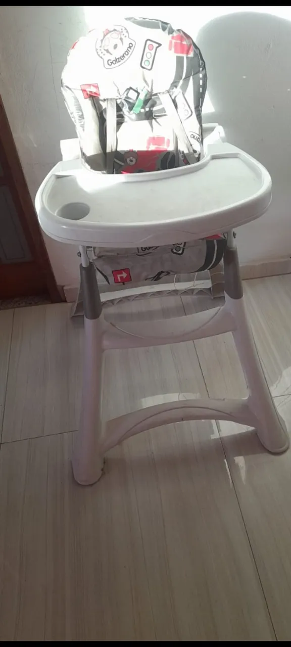 Cadeira de alimentação galzerano