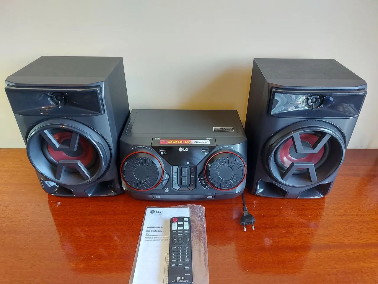 Mini System Multi Bluetooth LG CK43 (2 USB, CD, AUX e Rádio FM)