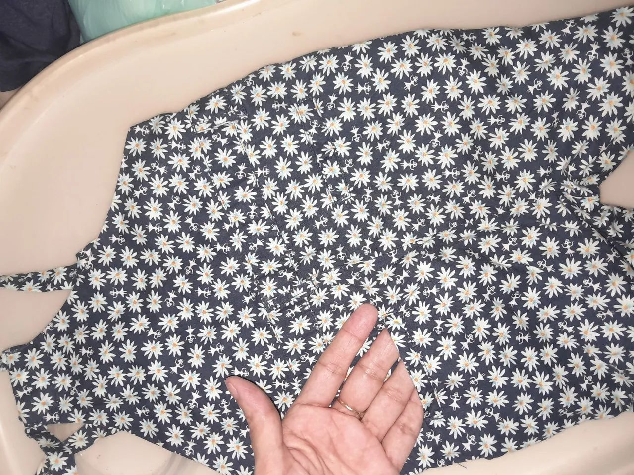 Jardineira margaridas da Isabella capeto tamanho 9/12 meses - Foto 3