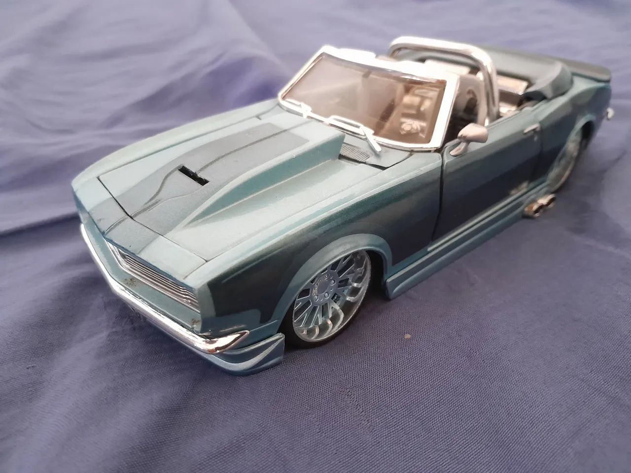 Maisto Chevrolet Camaro SS 66