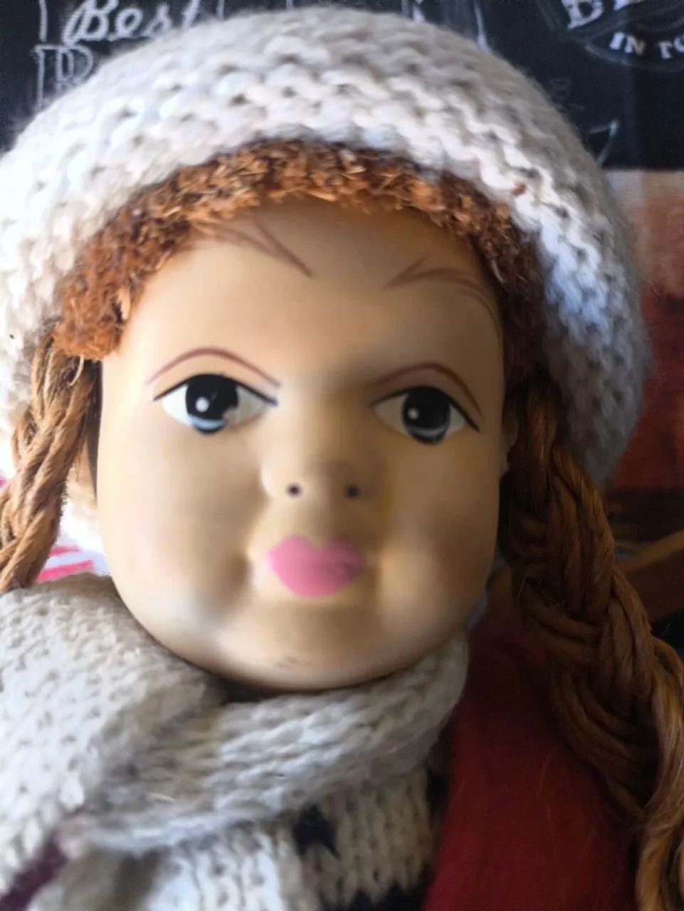Boneca Antiga em porcelana com Roupa de Lã - Foto 3