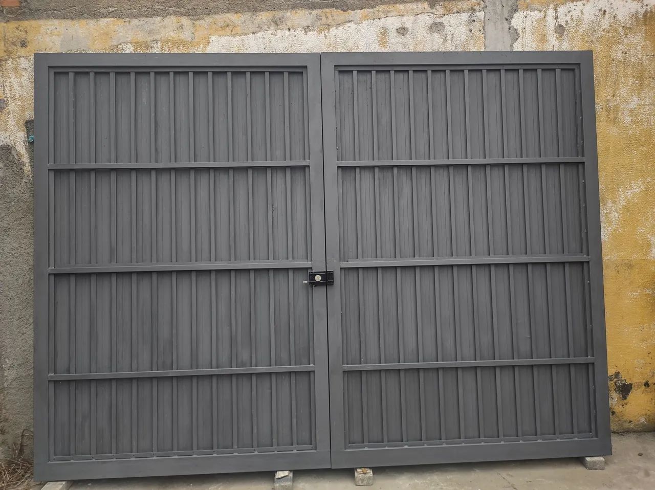 Reinforced Iron Gate 2.44 x 3.30 m