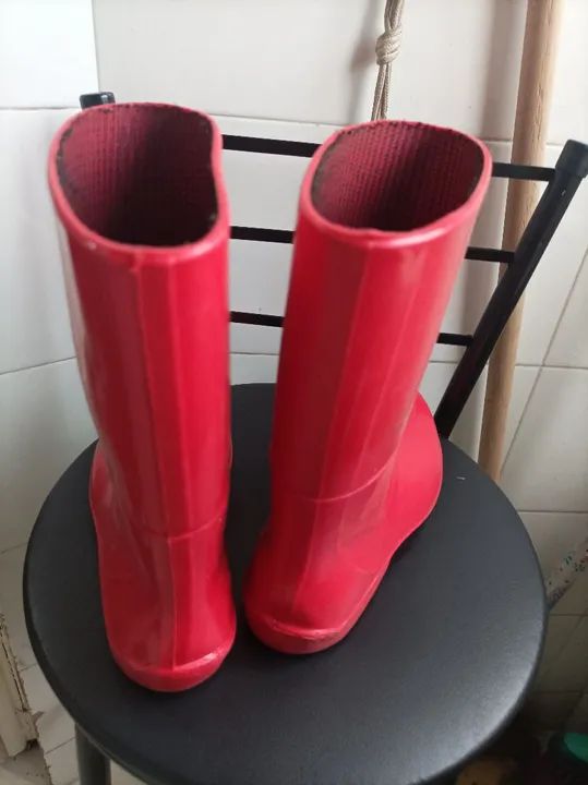 Botas de Chuva Vermelhas - Foto 3