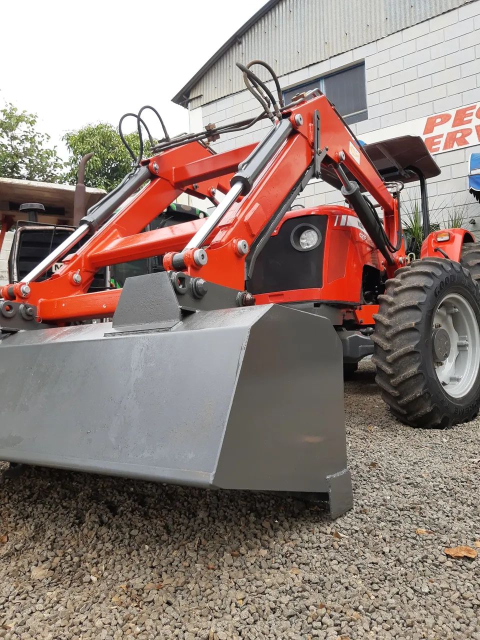 Trator Massey Ferguson com Concha - Foto 2