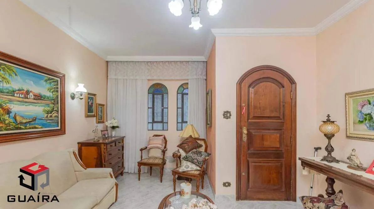 Casa em Vila Gumercindo com 117m²