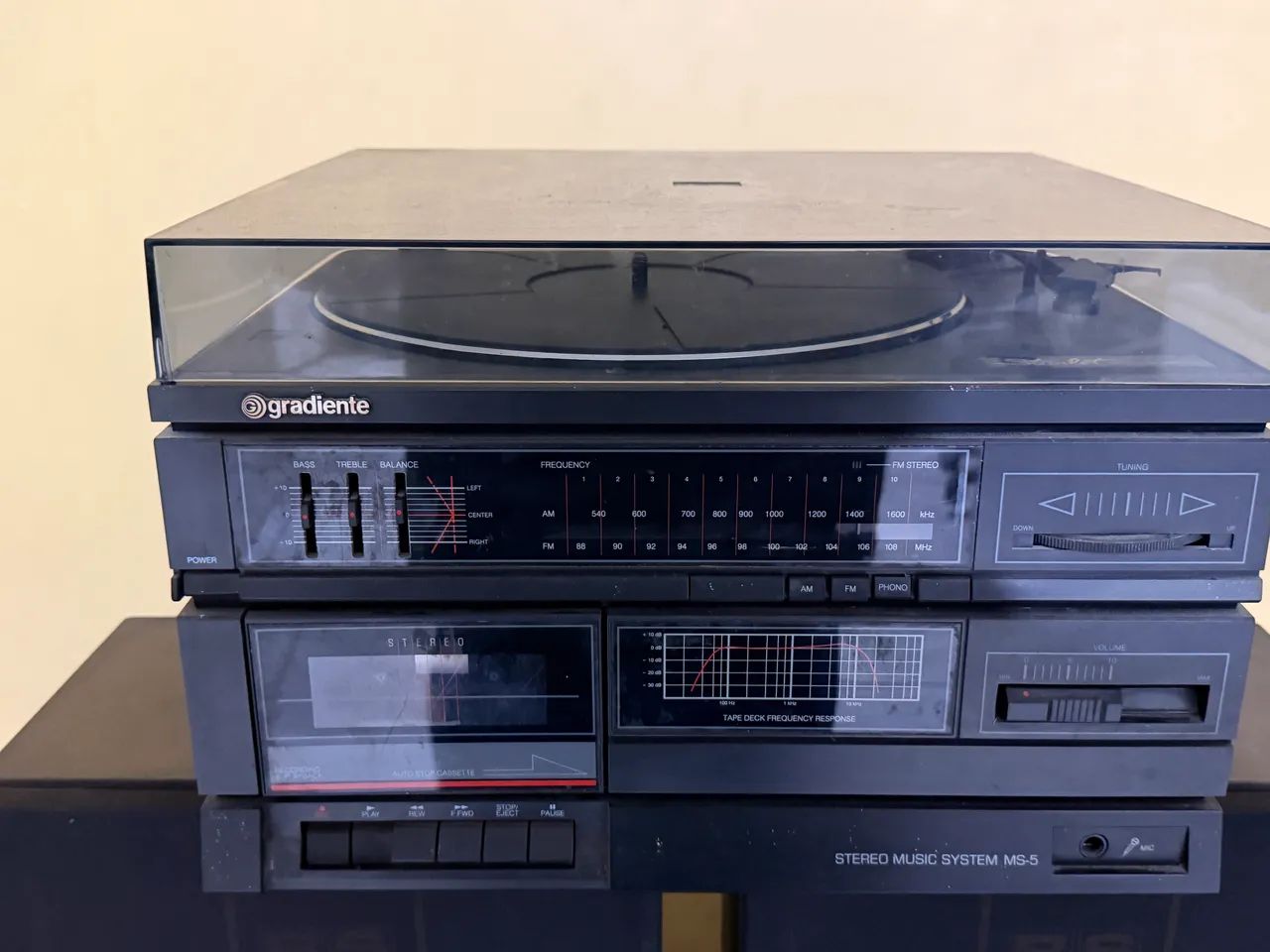 Toca-Discos Gradiente e Par de Caixas Polyvox - Foto 4