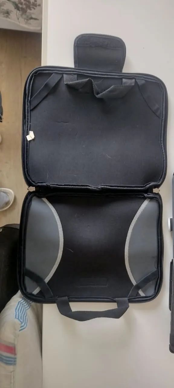 Vendo capa e bolsa para Ipad antigo