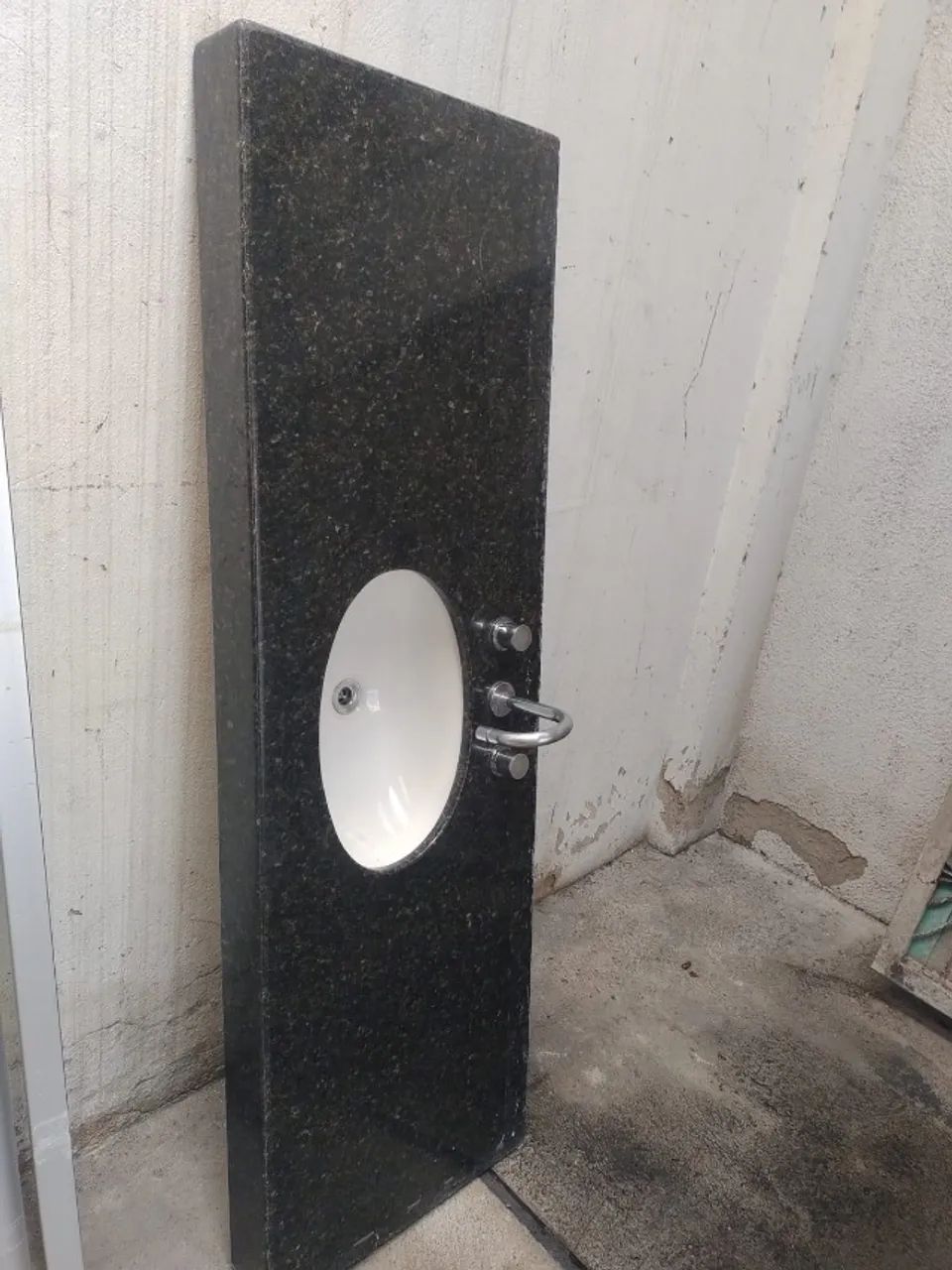 Bancada de granito verde ubatuba com cuba de embutir oval. - Foto 3