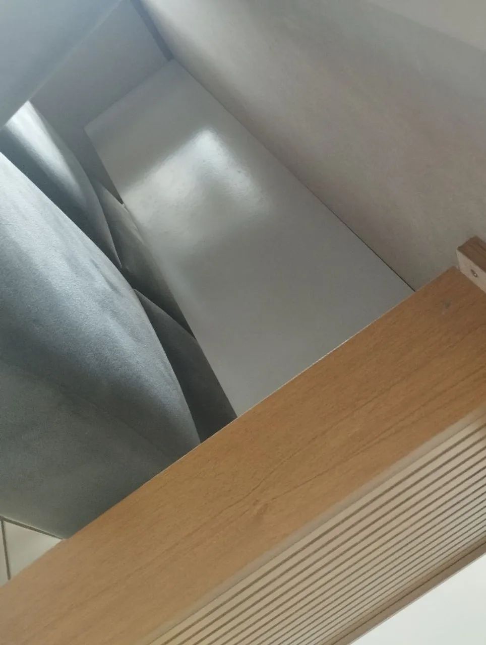 Mesa com 6 cadeiras em perfeito estado  - Foto 4