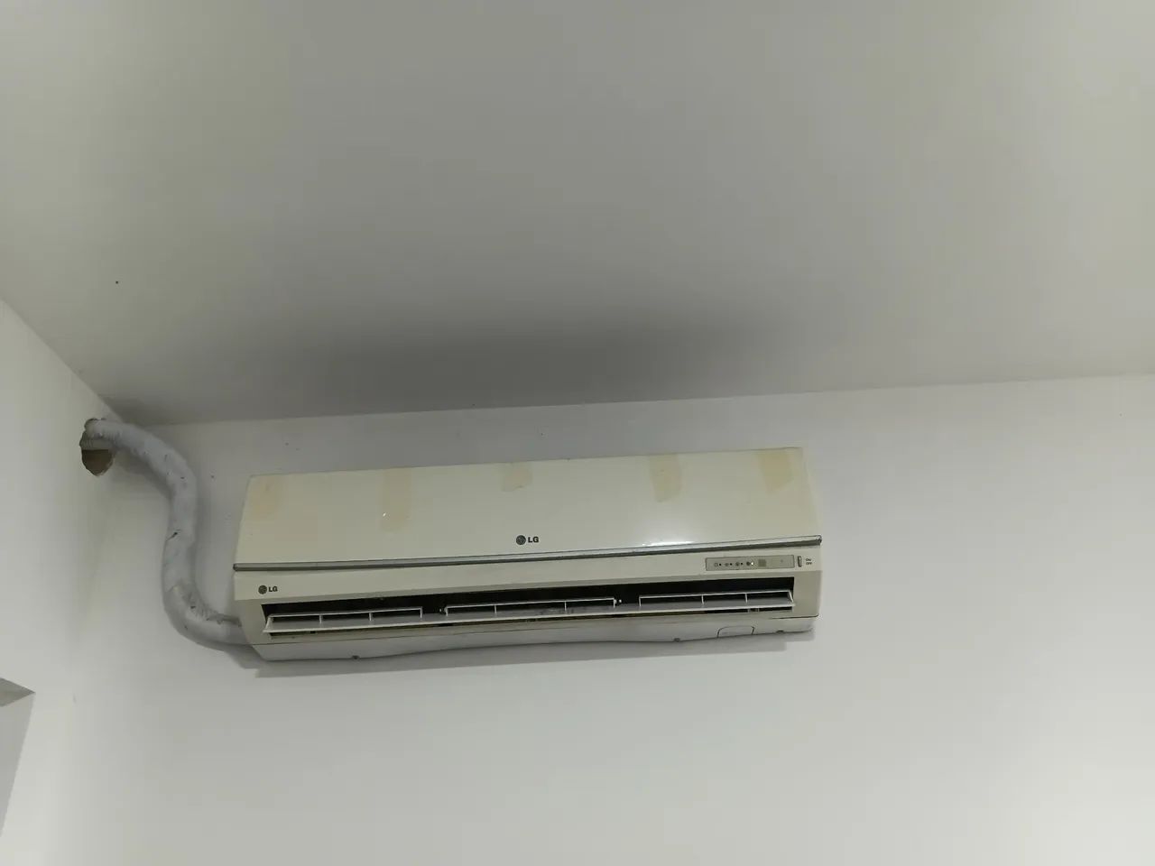 Ar-condicionado Split da marca LG, 9.000 BTUs - Foto 2