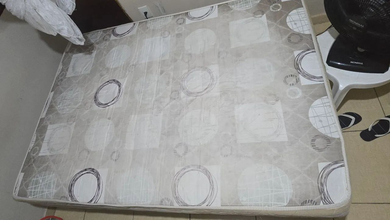 Cama box casal molas ensacadas, semi nova!! - Foto 2
