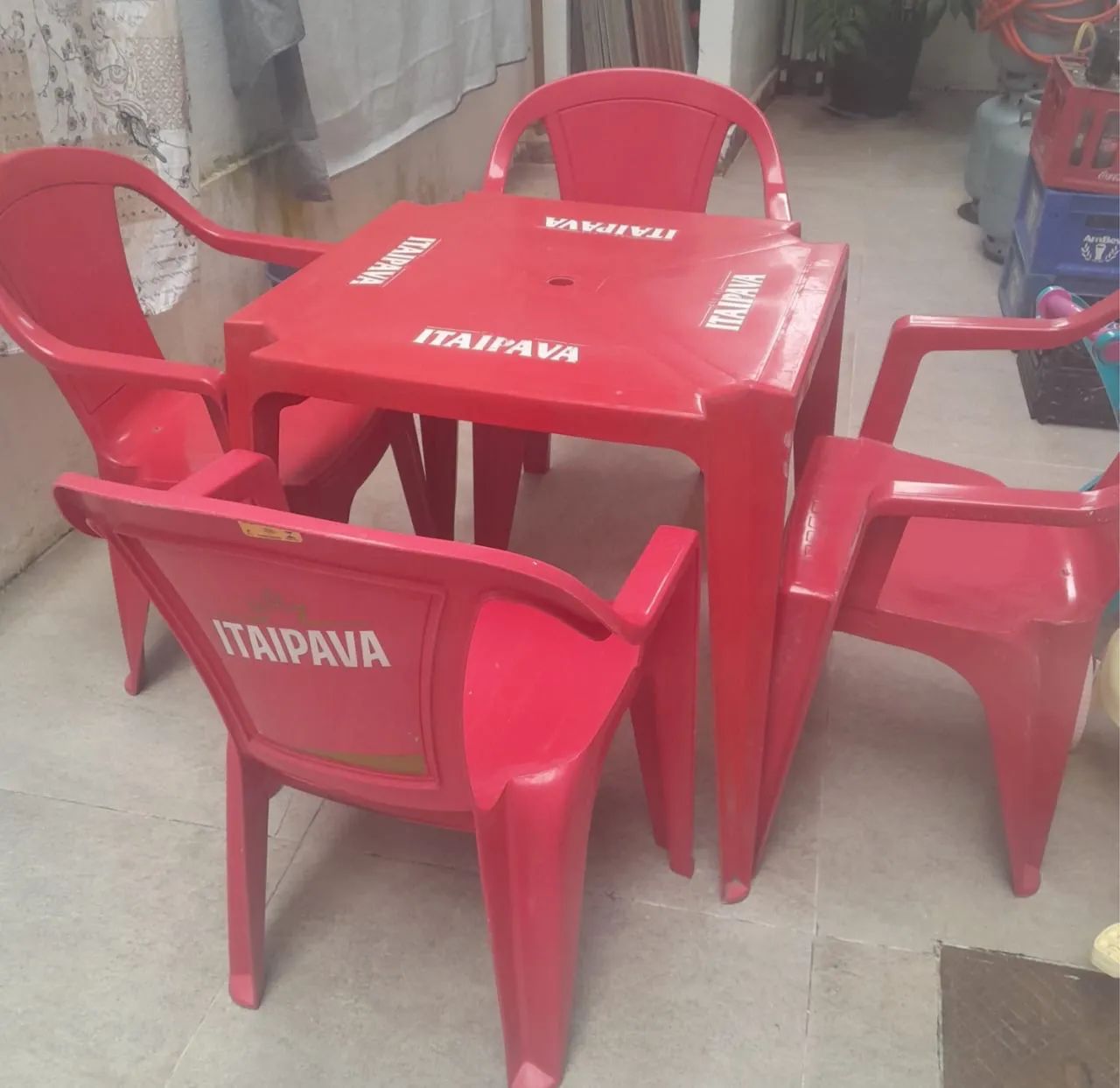 Jogo de mesa e cadeira