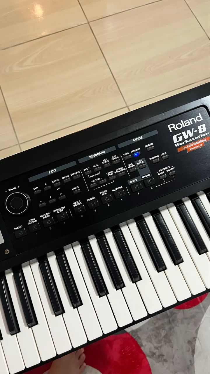 Teclado Roland GW-8