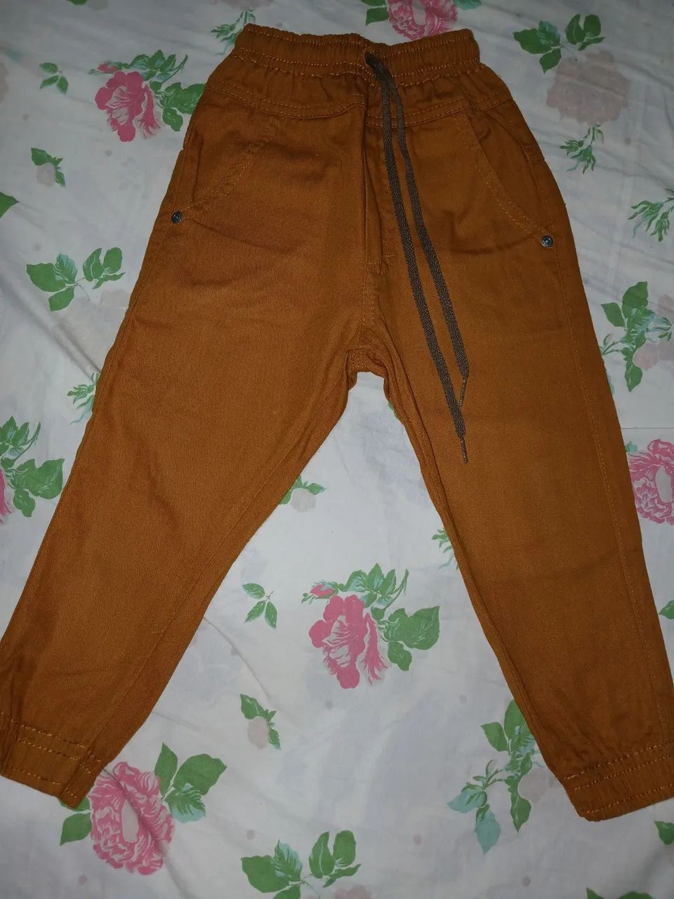 Calça jogger  infantil, semi nova. Apenas venda - Foto 3