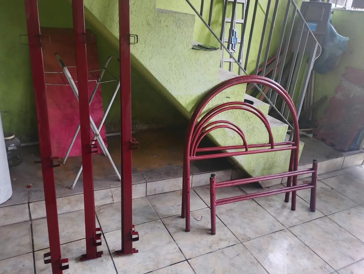 3 cama  de  ferro, só 1 tem grade  - Foto 3