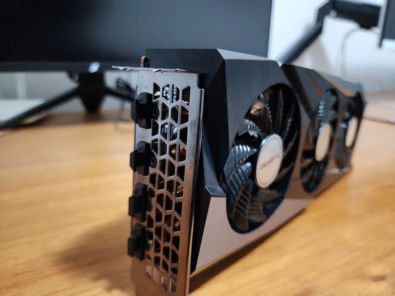 Rx 7600 8GB ( 9 meses de uso)