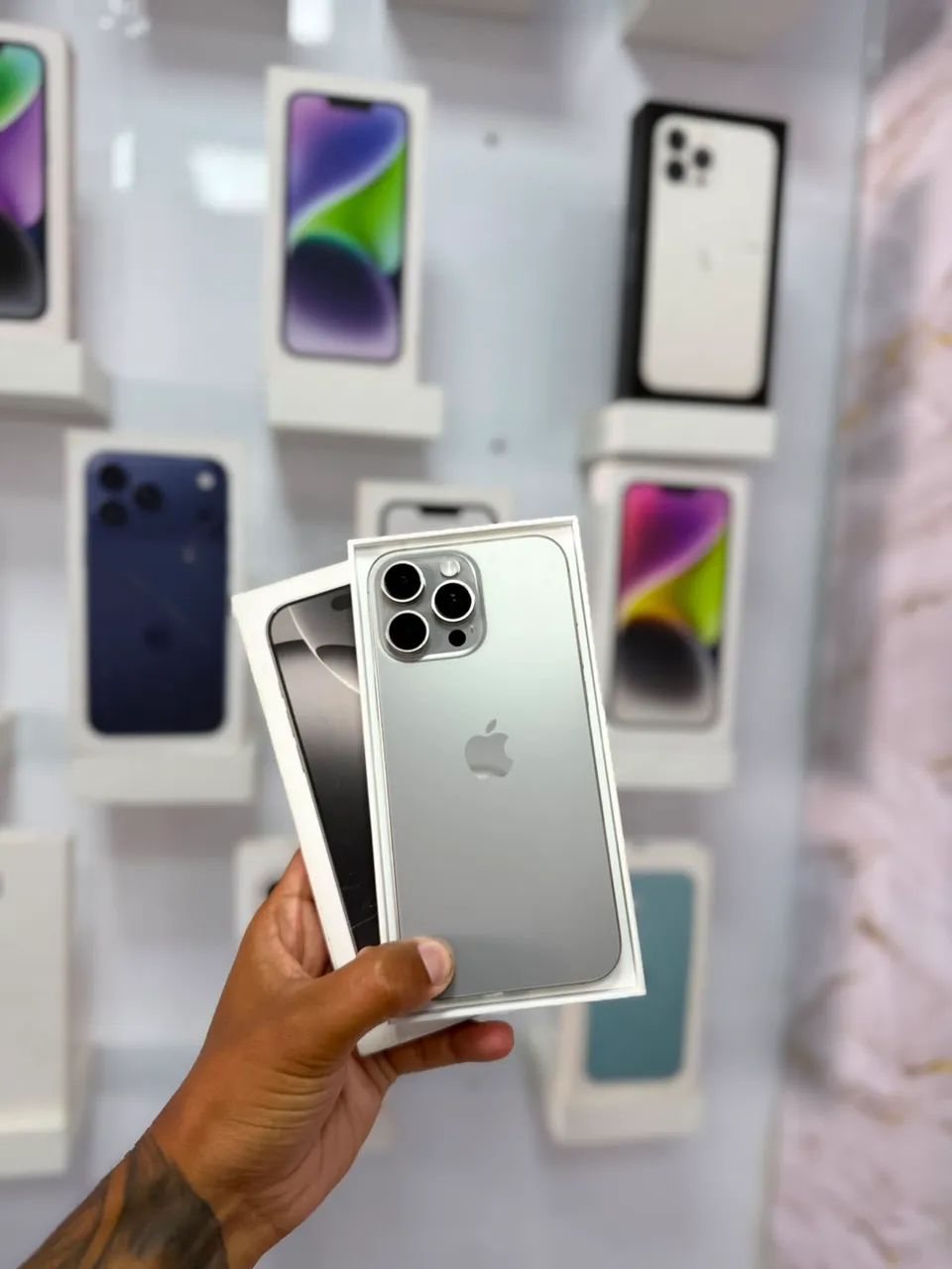 iPhone 16 Pro Max - 256GB  - Foto 3