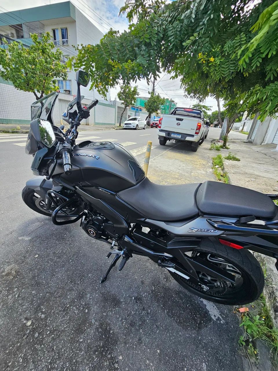 BAJAJ DOMINAR 400