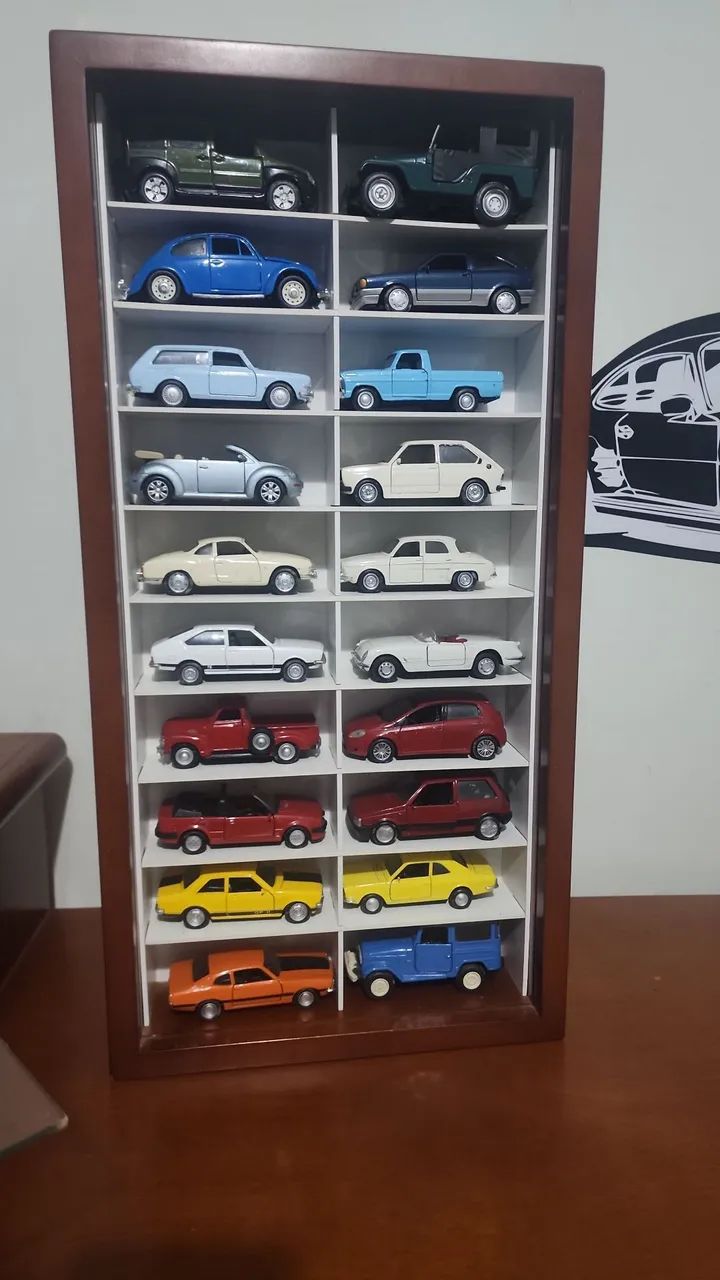 Prateleira de miniaturas. - Foto 3
