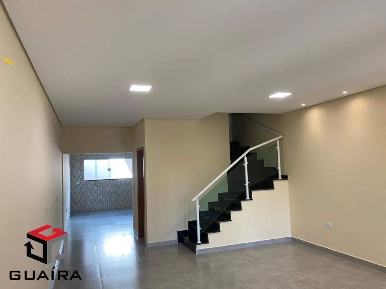 Sobrado à venda 3 quartos 3 suítes 4 vagas Oratório - Santo André - SP