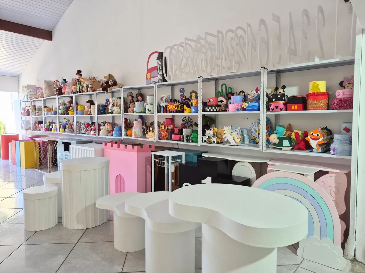 Loja de decoração PEGUE e MONTE 