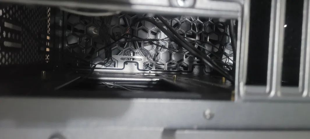 Gabinete Gamer Husky Polar. 3 fans  - Foto 5