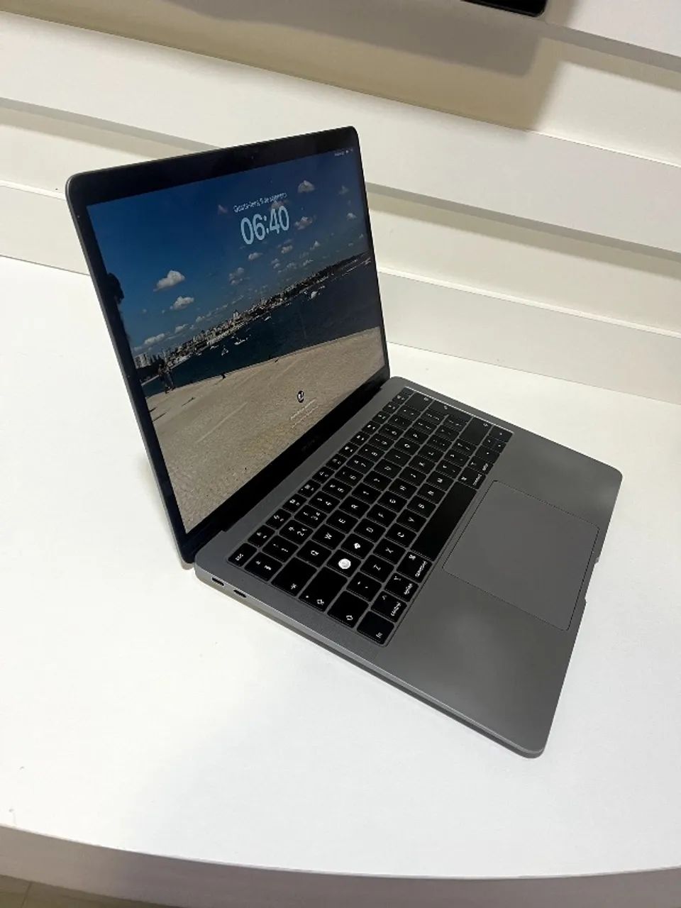 Macbook Air 13 Core I5 8gb 256gb 2018 A1932 Prata (Usado