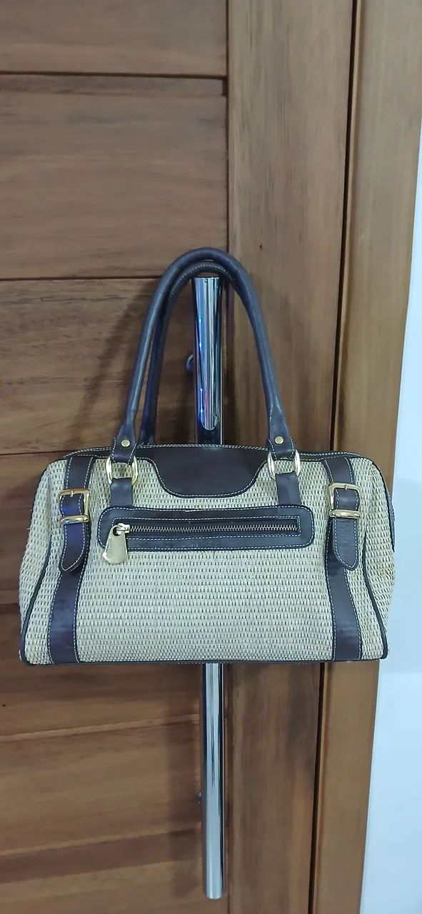 Bolsa em palha natural e couro café. (Palha e couro legítimo). 