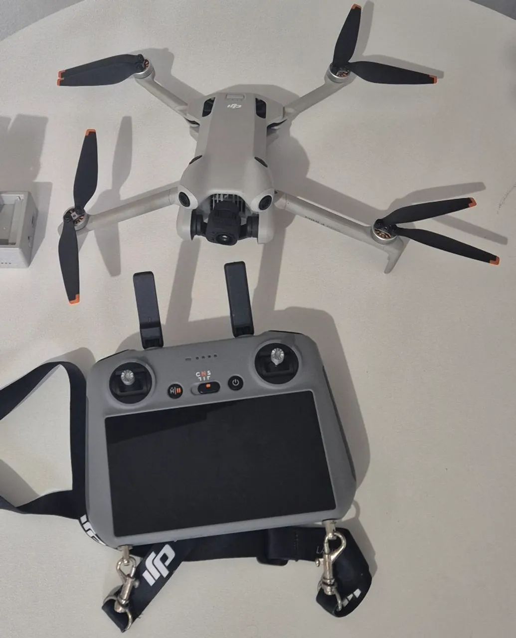 DJI Mini 4 Pro Fly More Combo, 3 Baterias+Carregador+Kit lentes K&F Concept. - Foto 4
