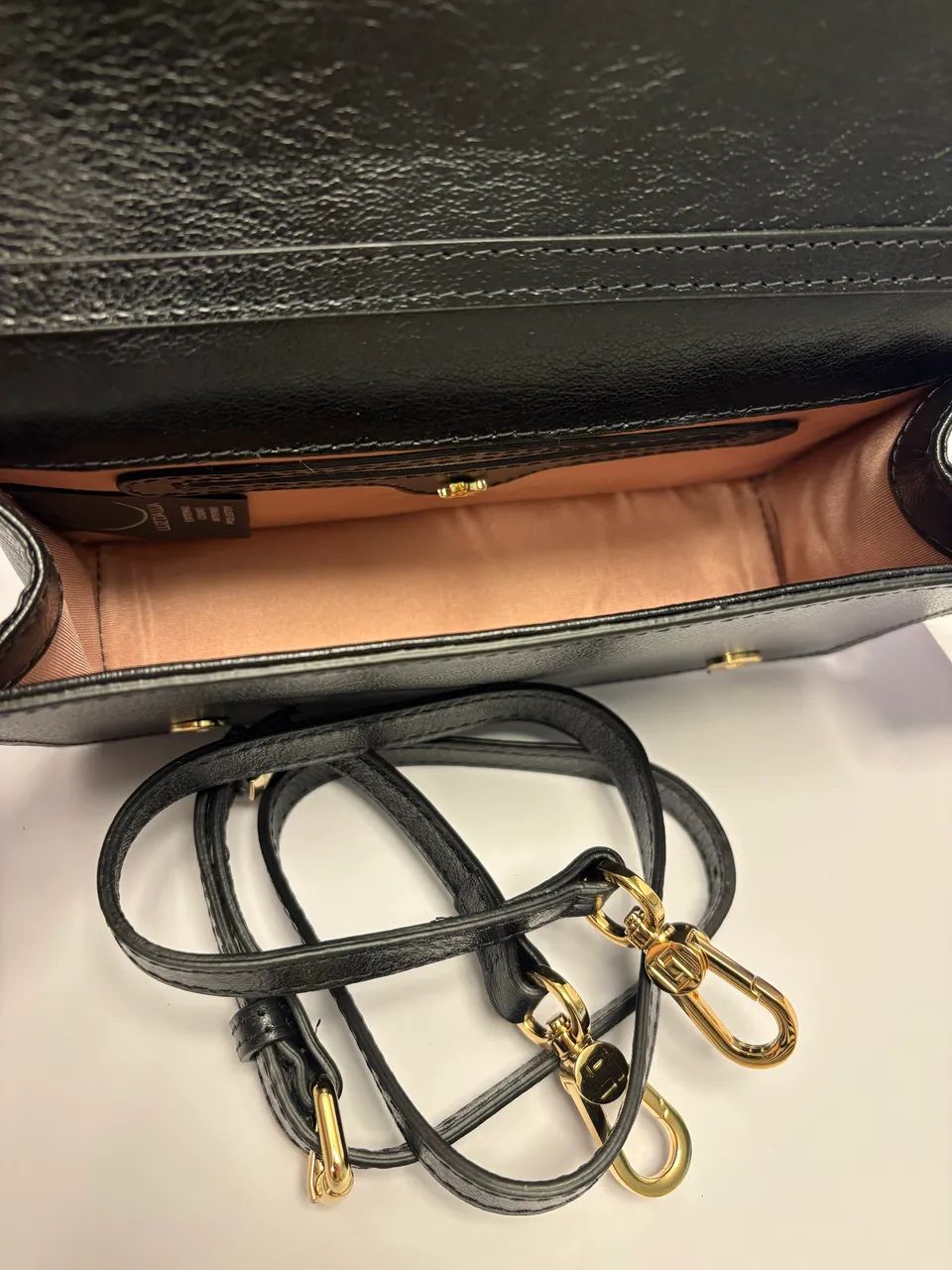 Bolsa NOVA Luz da Lua preta couro  - Foto 4