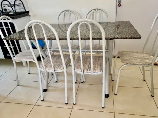 Mesa de mármore com 6 cadeiras - Foto 3