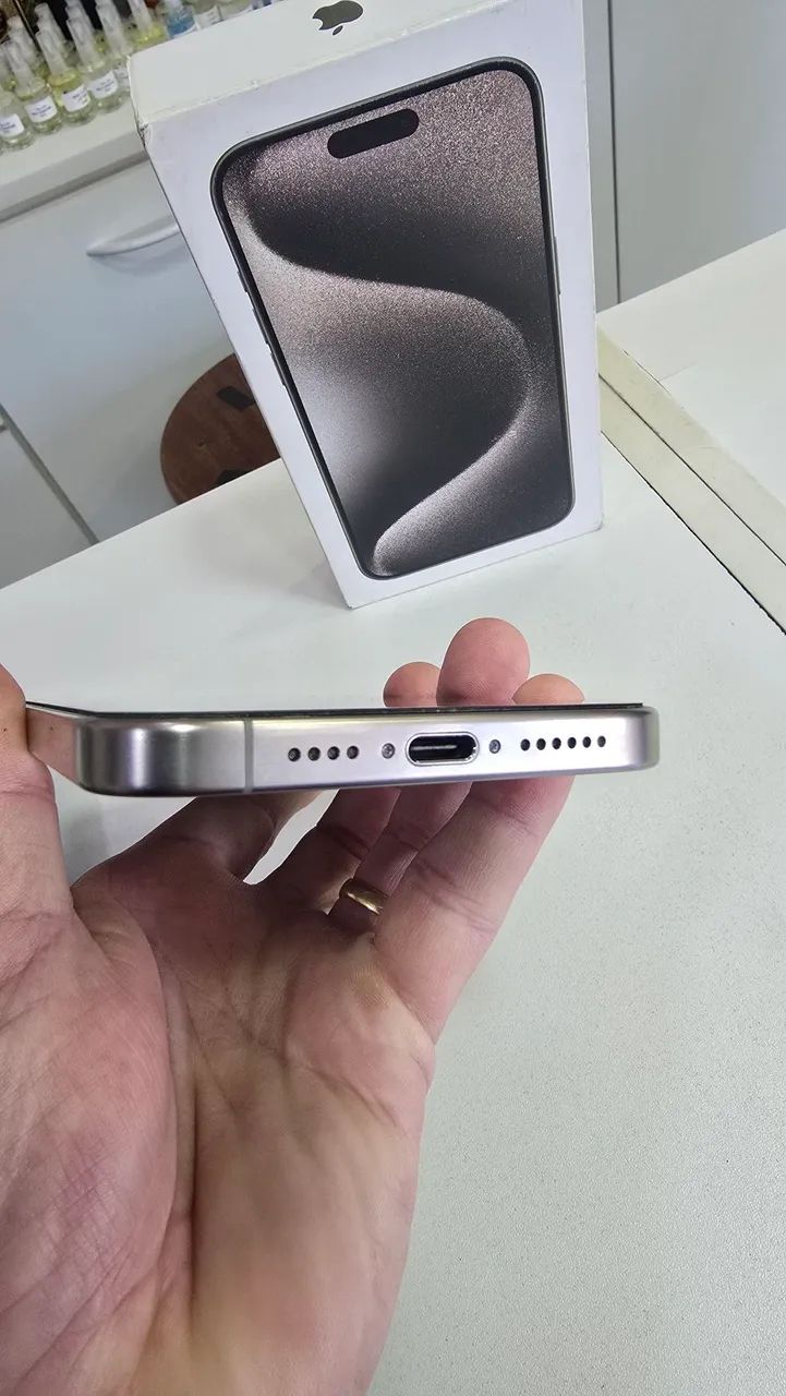 IPhone 15 Pro Max de 256GB zerado todo original  - Foto 5