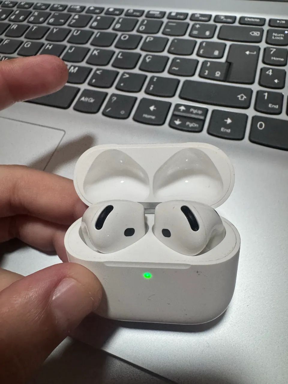 AirPods pro 4 cancelamento de ruído