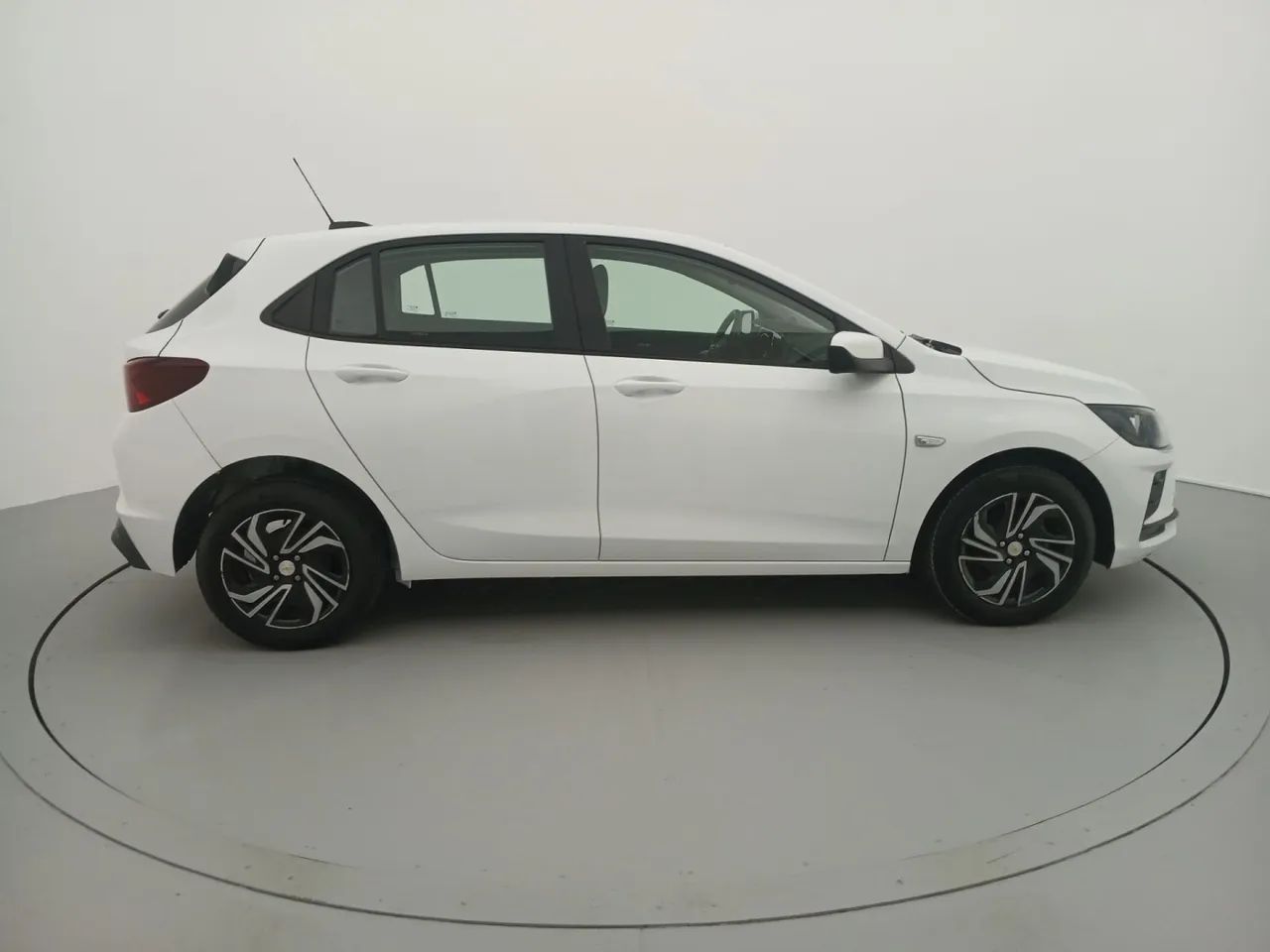 Chevrolet Onix Hatch 1.0 12V Flex Mec. 4P, foto 6 de 18