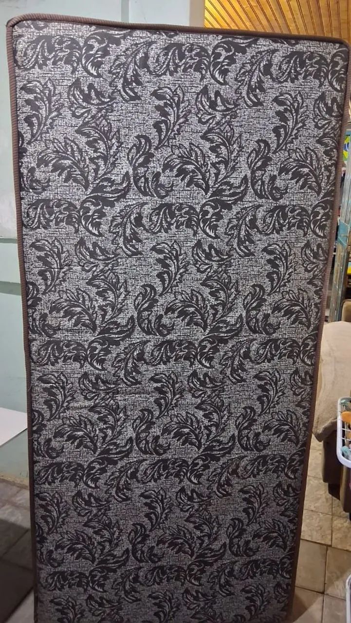 Cama e colchão 