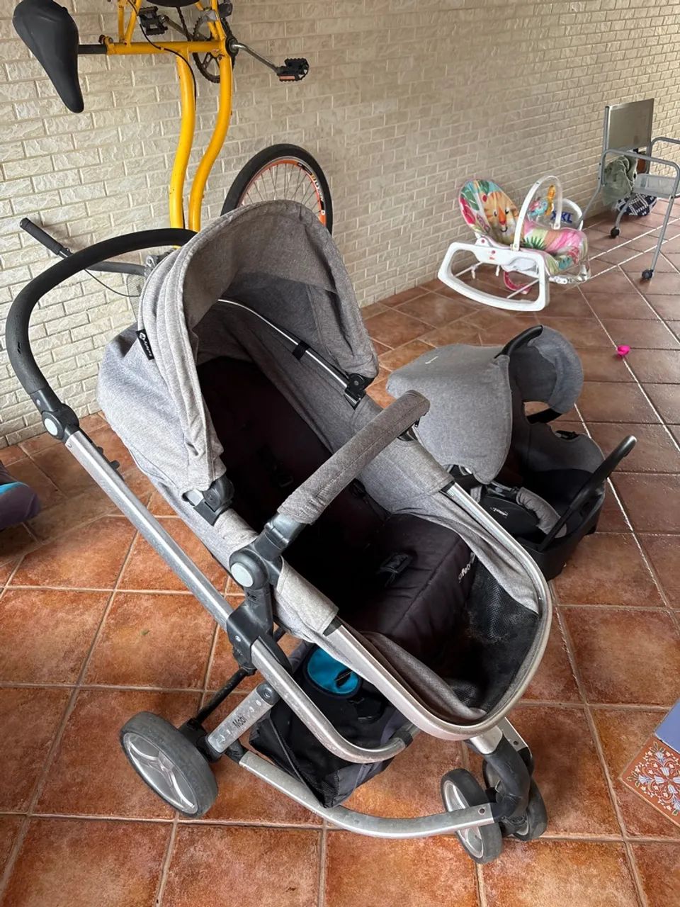 Carrinho e bebê conforto safety first