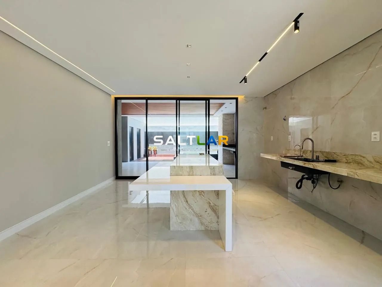 BELÍSSIMA CASA DUPLEX NA MARAPONGA - 4 suítes, 5 banheiros - Foto 3
