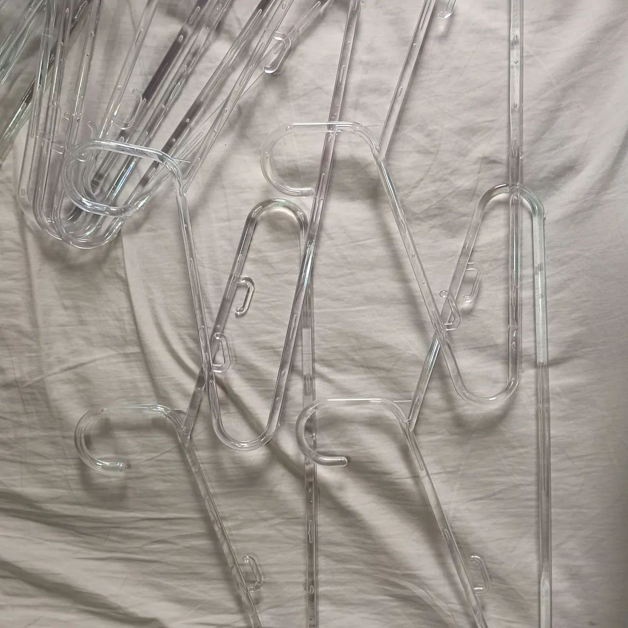 21 cabides plásticos transparentes - Foto 4