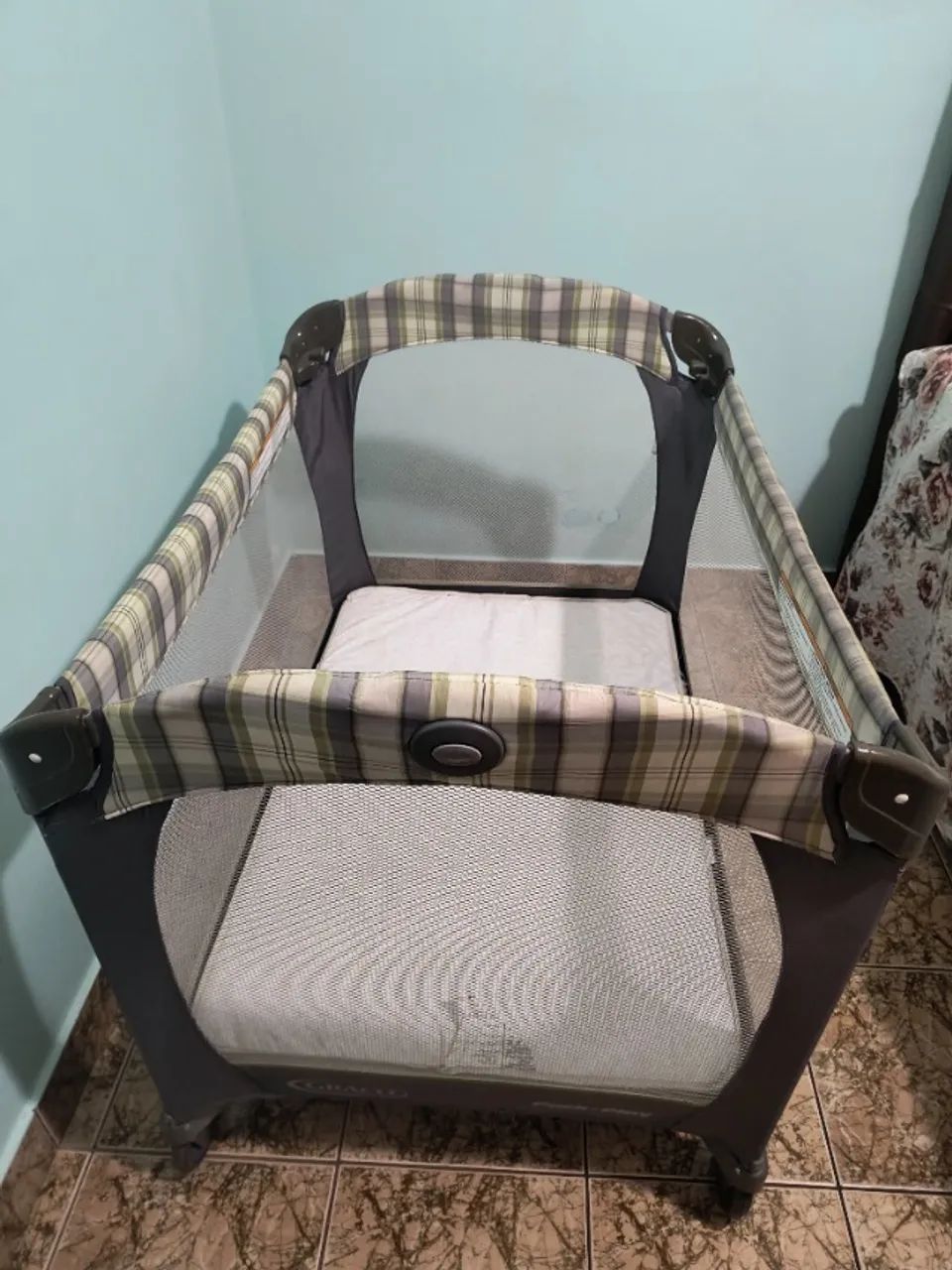 Chiqueirinho de bebê com colchão  - Foto 4