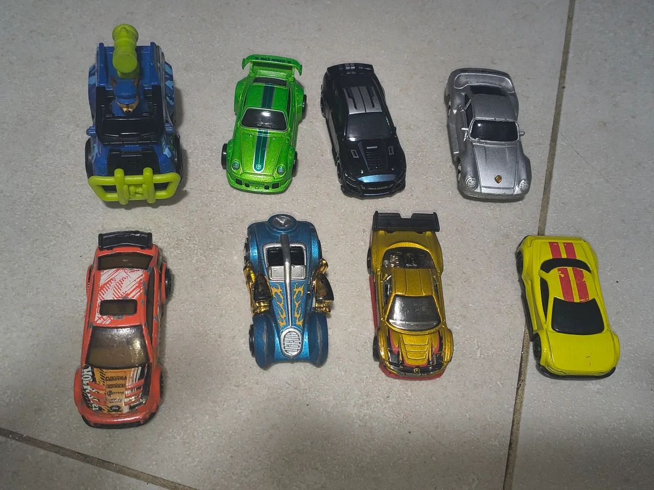 14 carrinhos entre HotWheels e Maisto  - Foto 4