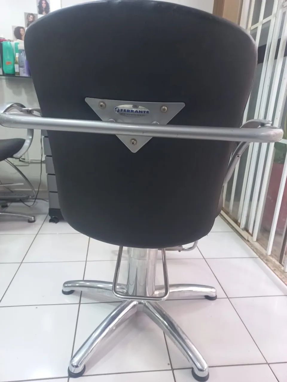 Cadeira para cabeleireiro/barbeiro ferrante  - Foto 2