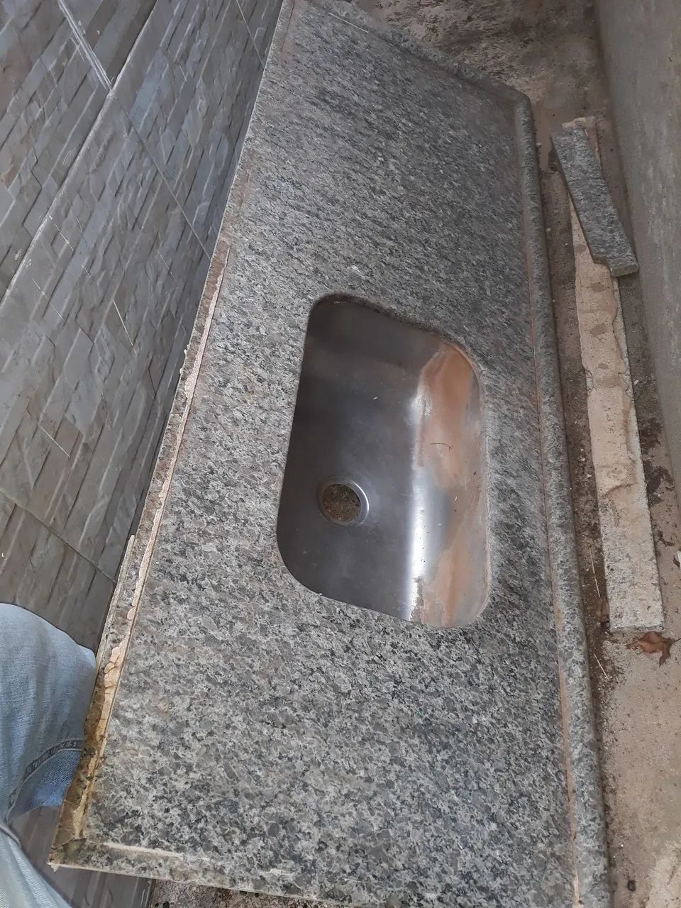 Vende-se Bancada de Cozinha com Cuba Tramontina 3,27 mt x 60 cm largu e curva 50 cm larg - Foto 6