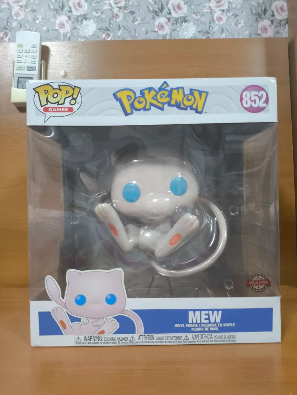 Funko pop mew super size (pokémon)