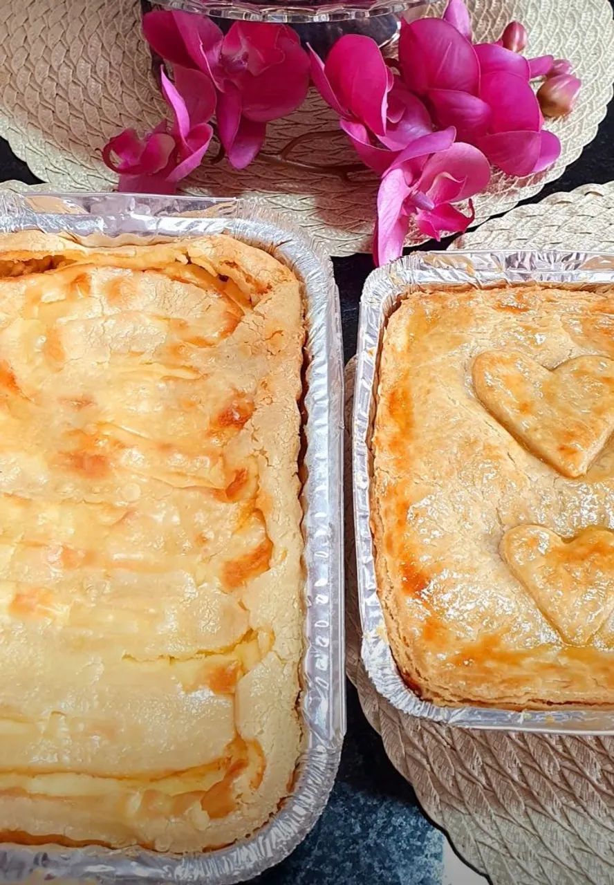 Empadões de Camarão  e Torta de Pão de Queijo recheada 