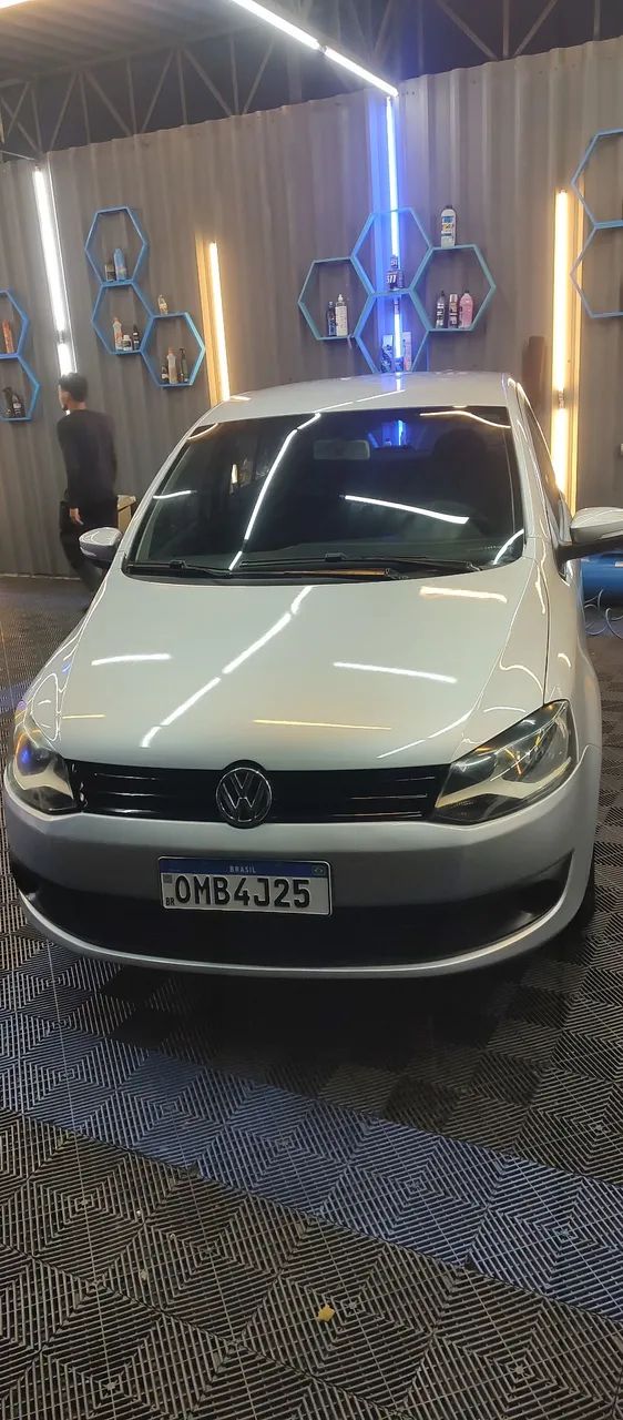 Volkswagen Fox Bluemotion 1.6 MI Total Flex 5P. 2013