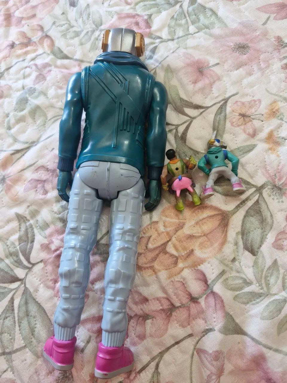 Boneco fortnite e miniaturas - Foto 2