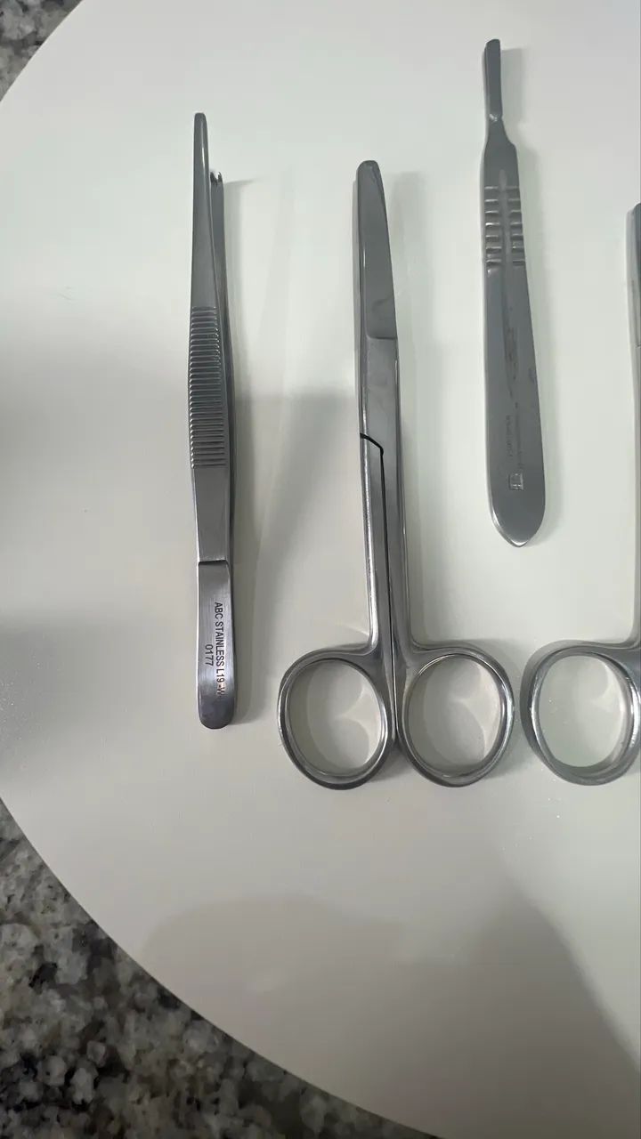 Tesoura cirúrgica Stainless - Foto 5